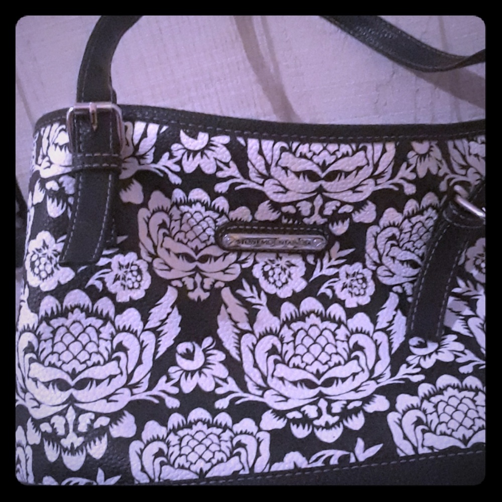 Black and white stone mountain handbag
